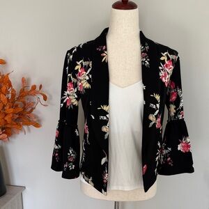 *NWT* Maurices Bell Sleeve Floral Blazer